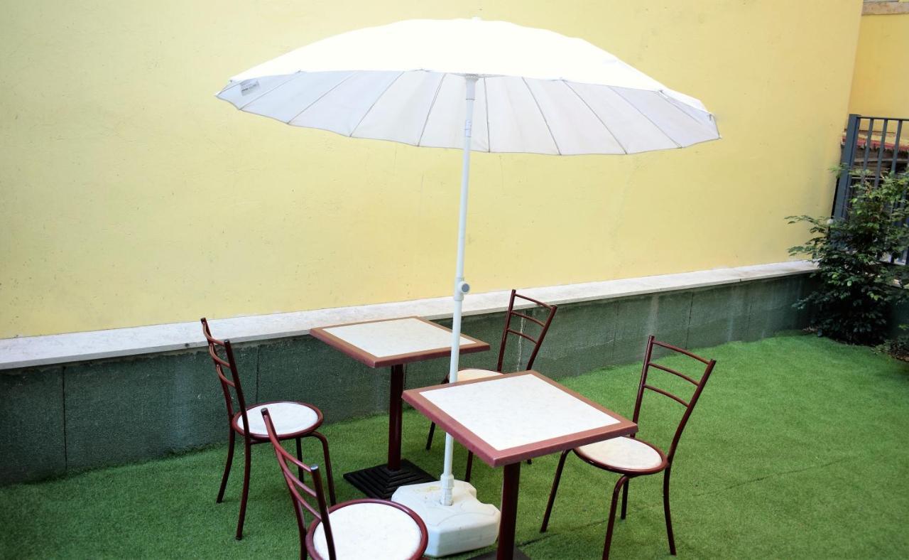 Universo Romantico Lisbon Luaran gambar